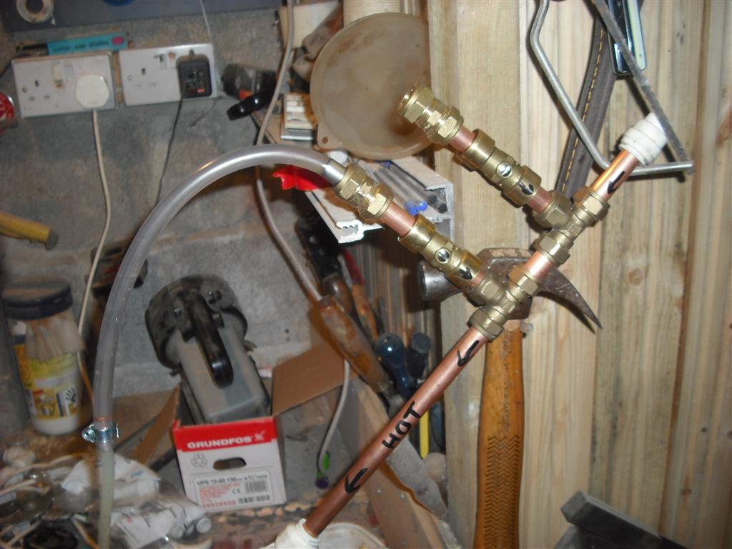 I made a simple manifold to be able to feed multiple blocks