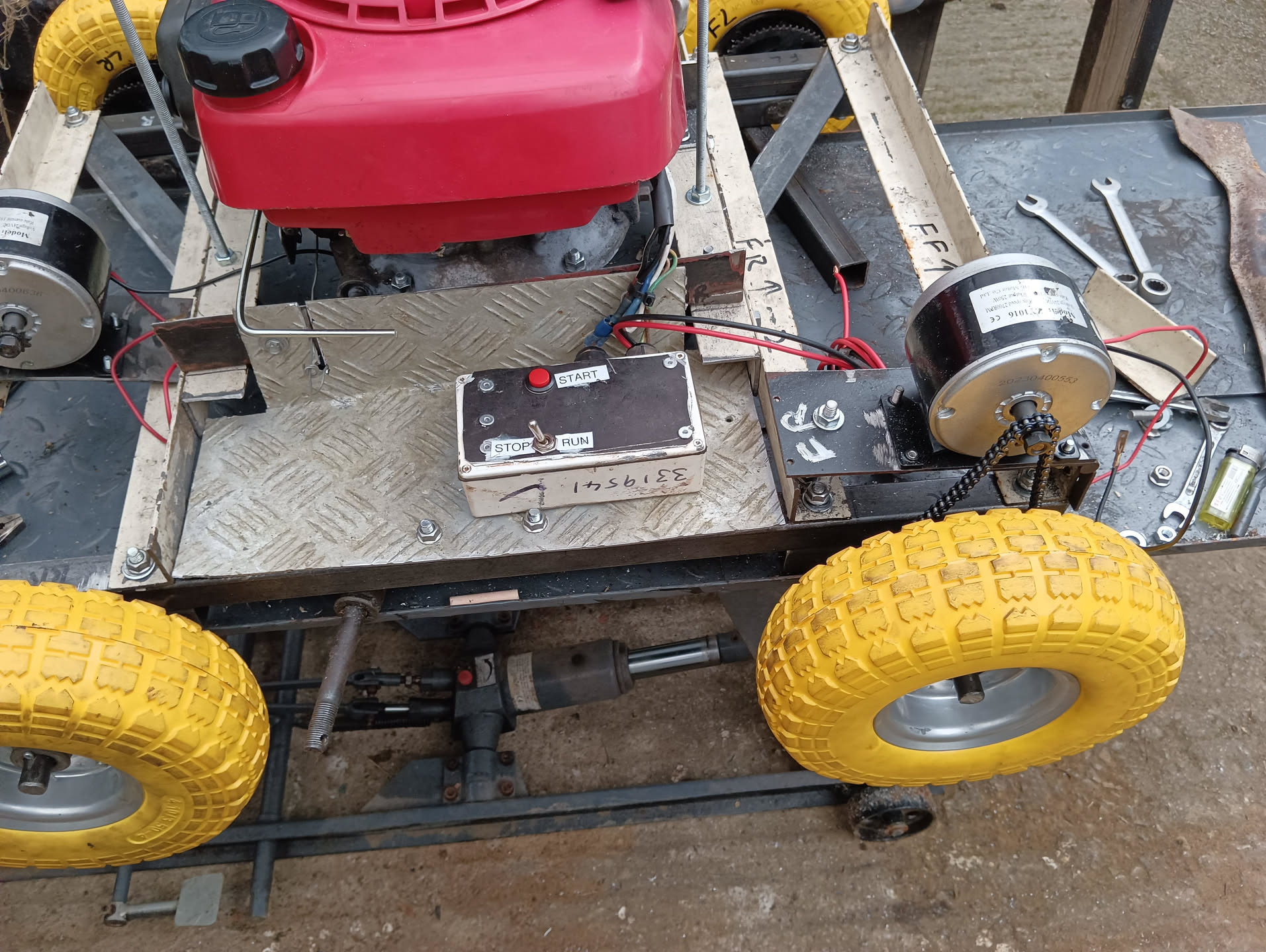 Chain drive on my chassis. Showing electric start box